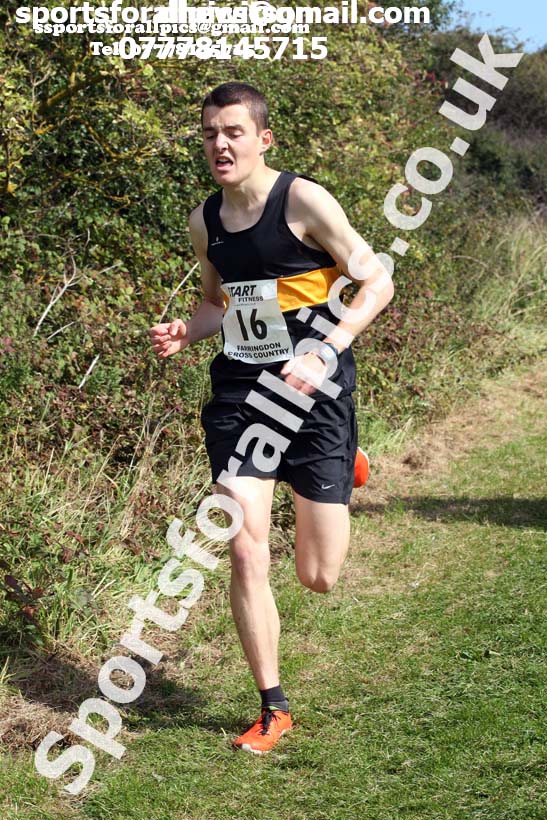 Senior mens relay, Sunderland Harriers Cross Country, Farrington, Sunderland. Photo: David T. Hewitson/Sports for All Pics